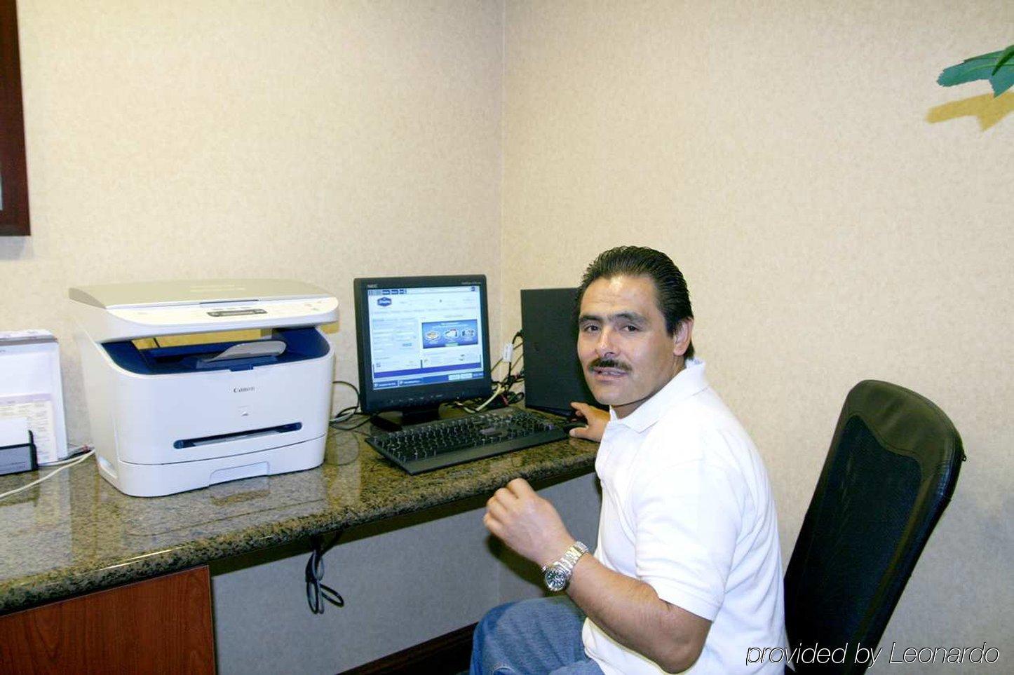Hampton Inn & Suites Reno Facilities photo
