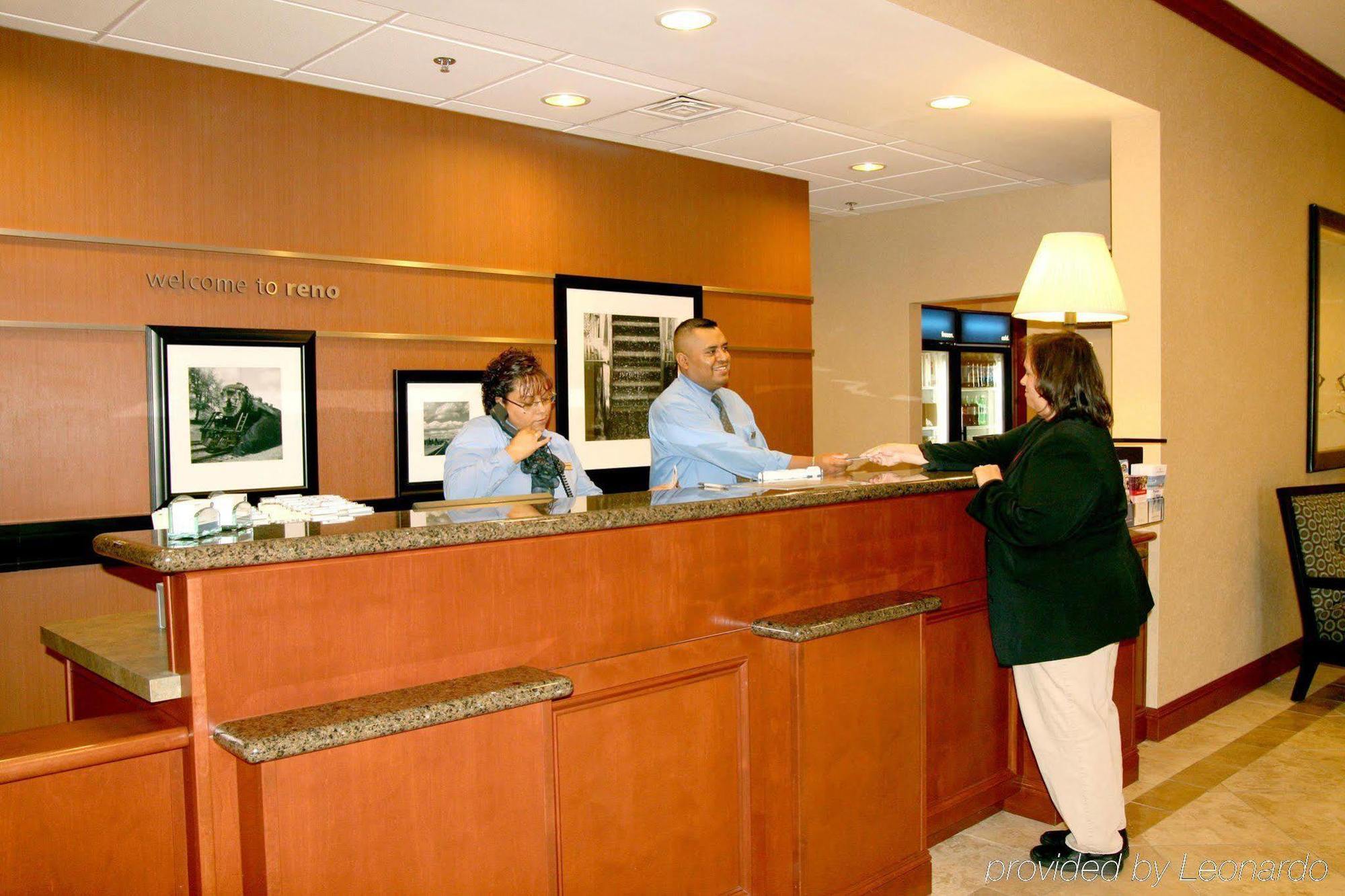 Hampton Inn & Suites Reno Interior photo